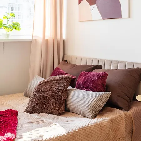 Grzybowska 30 - Red - Better * Varsovie