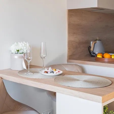 Daire Grzybowska 30 - Red - Better *