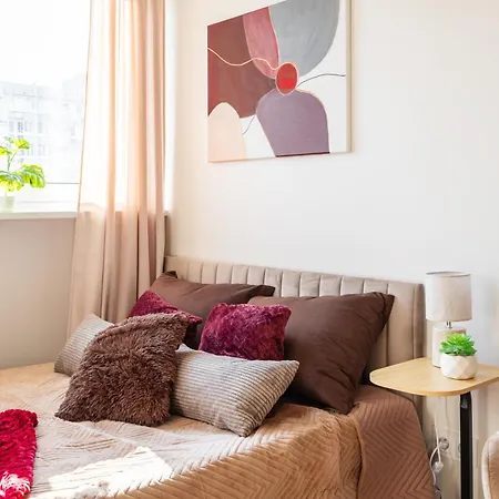 Daire Grzybowska 30 - Red - Better *