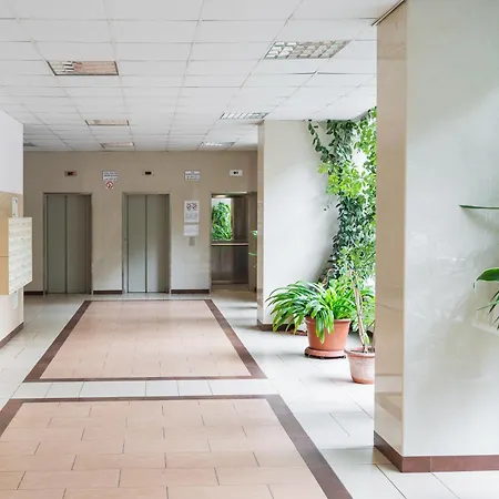 Grzybowska 30 - Red - Better * Varşova